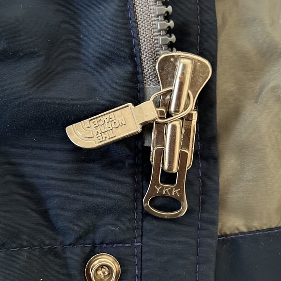 North Face Windbreaker - Picture 6 of 7